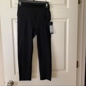 Yogalicious Lux Women’s Black Capri Length Legging